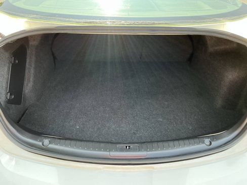 Used 2010 MAZDA MAZDA3 i Touring FWD image 29