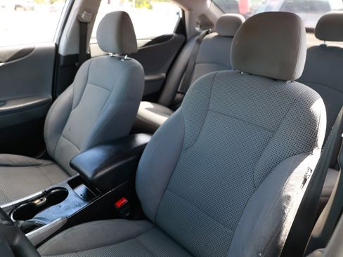 Used 2011 Hyundai Sonata GLS image 6