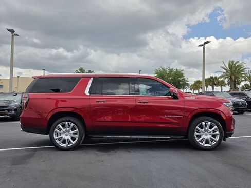 Used 2024 Chevrolet Suburban High Country RWD image 7