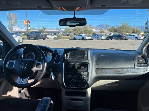 Used 2017 Dodge Grand Caravan SE w/ Power Window Group image 20