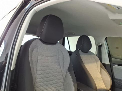 Used 2025 Volkswagen Tiguan S image 19