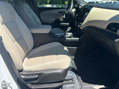 Used 2022 Chevrolet Traverse LS AWD/4WD image 12