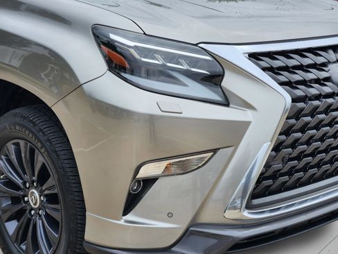 Used 2022 Lexus GX 460 Premium w/ Accessory Package AWD/4WD image 37