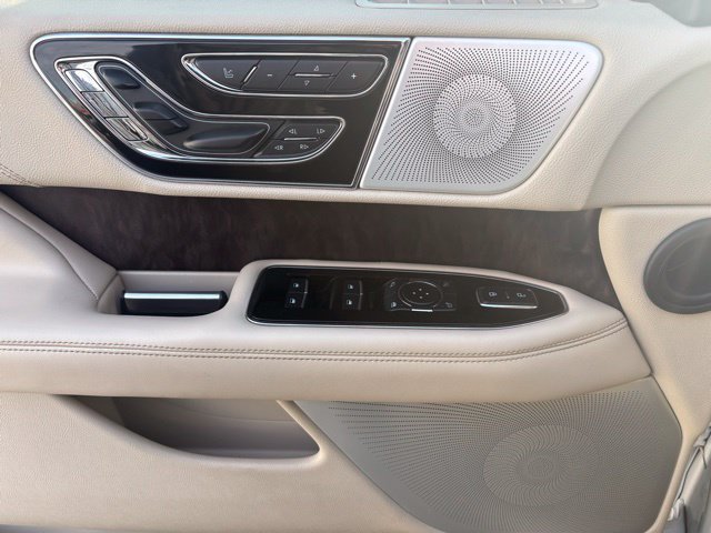 Used 2021 Lincoln Navigator L Reserve w/ Luxury Package AWD/4WD image 13