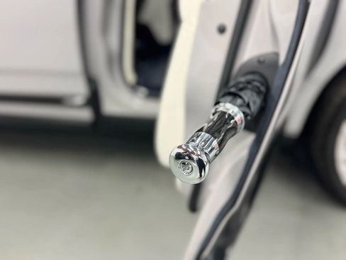 Used 2022 Rolls-Royce Cullinan image 23