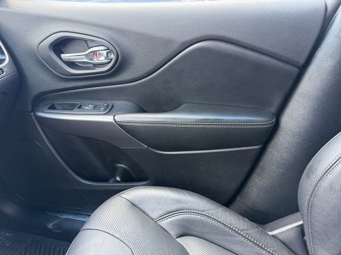 Certified 2020 Jeep Cherokee Limited AWD/4WD image 29