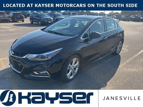 Used 2017 Chevrolet Cruze Premier image 1