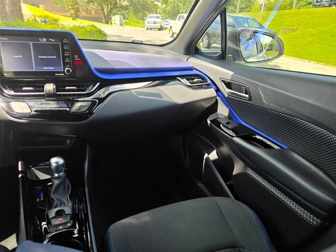 Used 2021 Toyota C-HR XLE FWD image 18