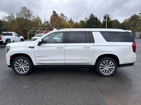 Used 2022 GMC Yukon XL Denali image 2