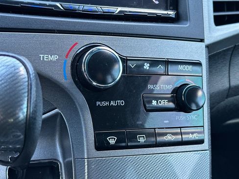 Used 2014 Toyota Venza LE image 23