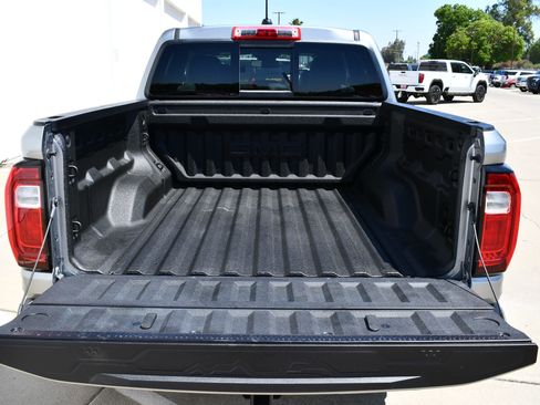 Used 2026 GMC Canyon Denali AWD/4WD image 9