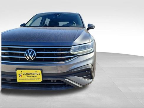 Used 2024 Volkswagen Tiguan SE image 10