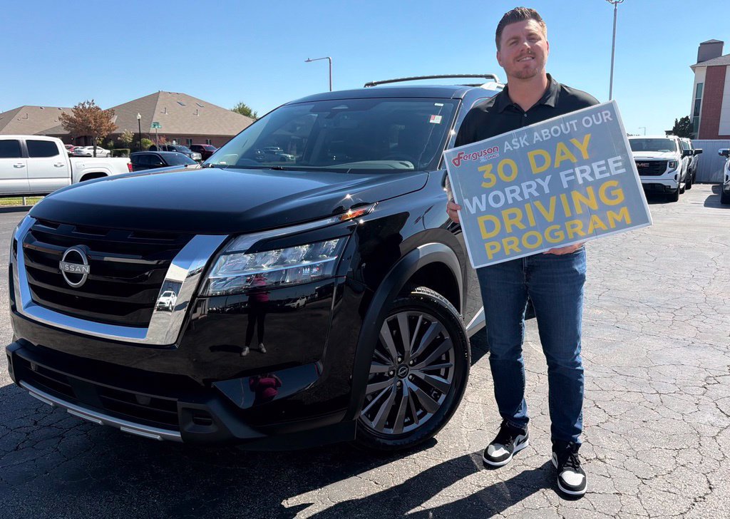 Used 2023 Nissan Pathfinder SL w/ SL Premium Package FWD image 1