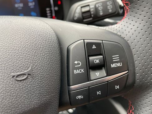 Used 2024 Ford Escape ST-Line w/ Tech Pack #1 AWD/4WD image 18