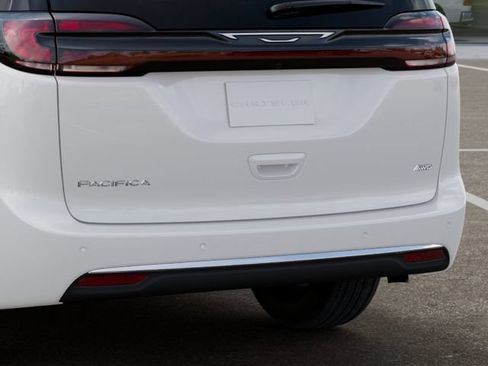 New 2027 Chrysler Pacifica Select AWD/4WD image 13