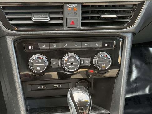 Used 2024 Volkswagen Taos SE image 16