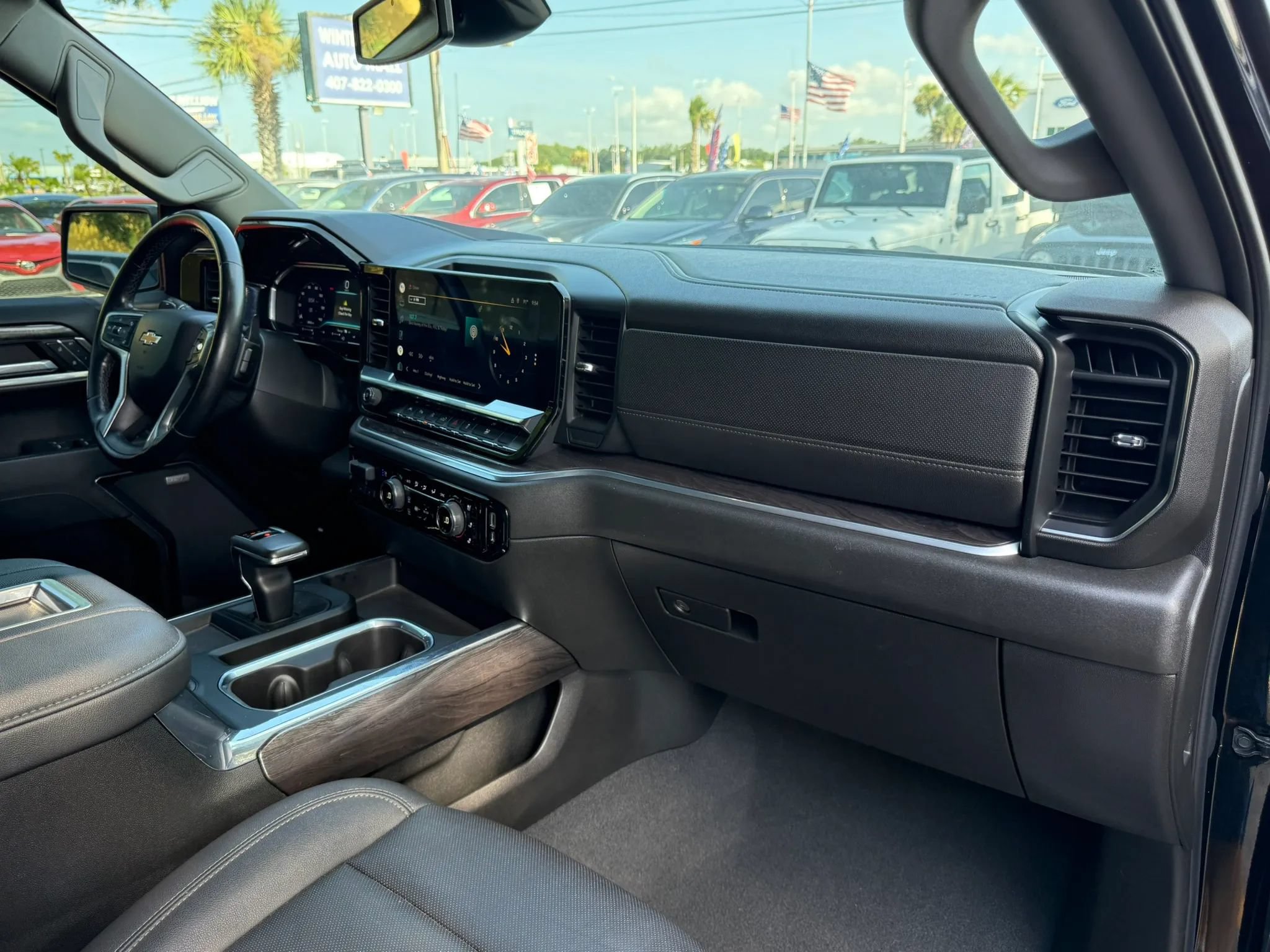 Used 2022 Chevrolet Silverado 1500 LTZ RWD image 13