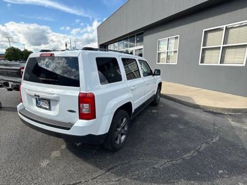 Used 2017 Jeep Patriot Sport w/ Power Value Group FWD image 4