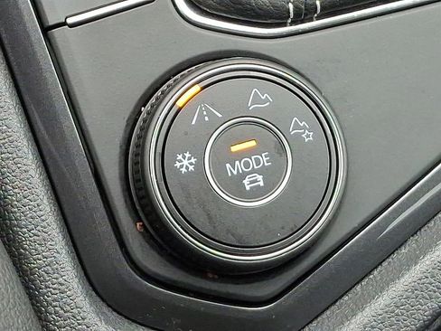 Used 2024 Volkswagen Tiguan Wolfsburg Edition image 26