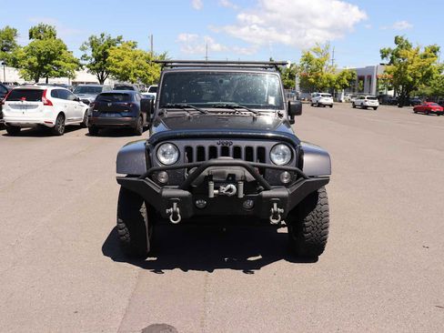 Used 2016 Jeep Wrangler Unlimited Sahara AWD/4WD image 2