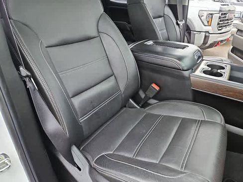 Used 2019 GMC Sierra 2500 Denali w/ Suspension Package, Off-Road AWD/4WD image 38