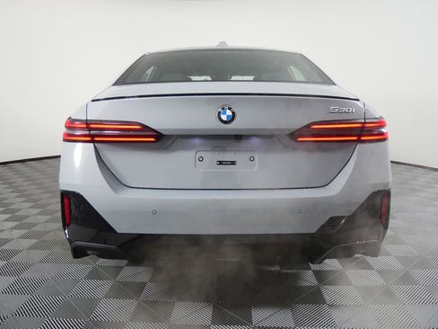Used 2026 BMW 530i w/ M Sport Package image 4