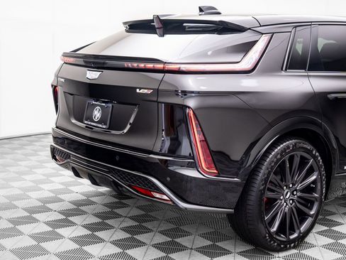 New 2026 Cadillac Lyriq V image 32