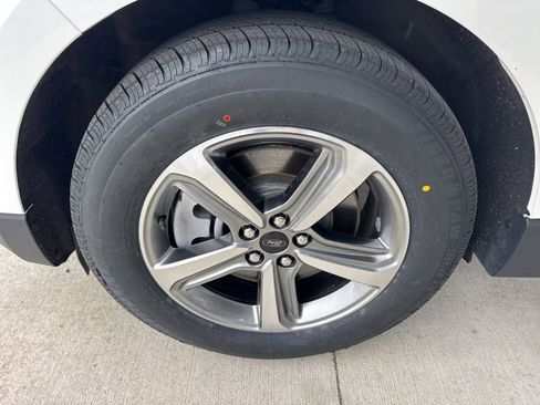 Certified 2023 Ford Edge SEL w/ Convenience Package image 18