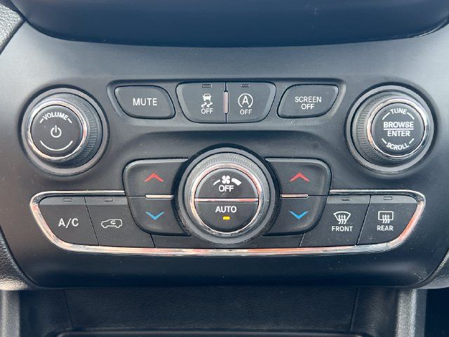 Used 2019 Jeep Cherokee Limited AWD/4WD image 23