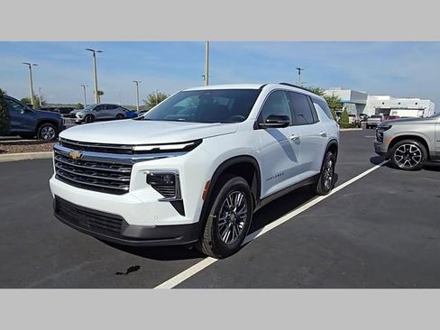 New 2026 Chevrolet Traverse LT w/ Enhanced Driving Package image 33