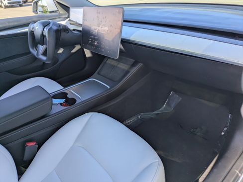 Used 2023 Tesla Model 3 Performance image 12