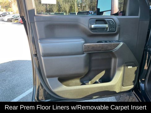 Used 2022 GMC Sierra 2500 Denali w/ Denali Black Diamond Edition image 11