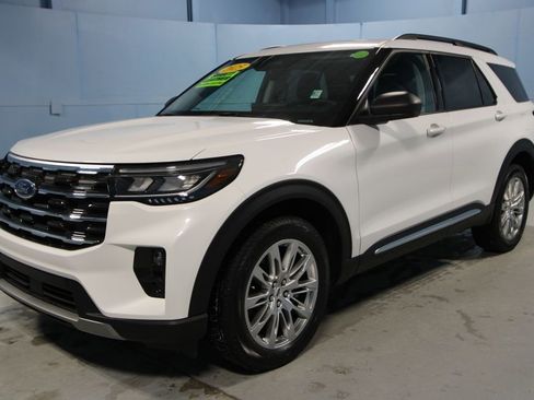 Used 2025 Ford Explorer Active w/ Active Comfort Package image 27