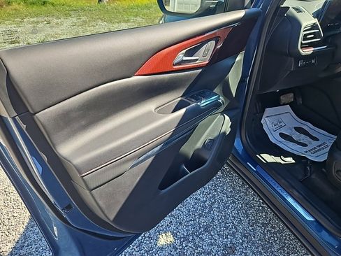 Used 2025 Chevrolet Traverse Z71 w/ LPO, Floor Liner Package image 9