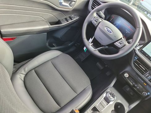 New 2026 Ford Escape SE image 16