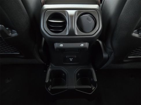 New 2025 Jeep Gladiator Rubicon image 13