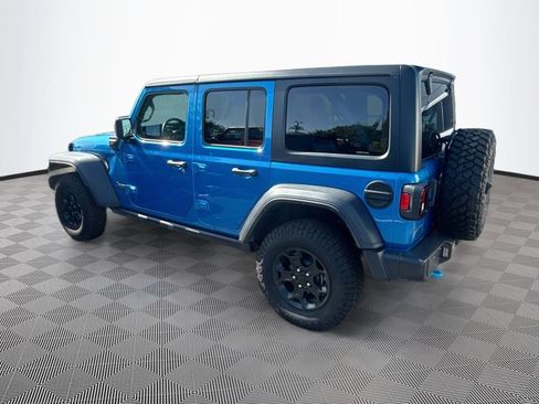 Used 2023 Jeep Wrangler Unlimited w/ Cold Weather Group AWD/4WD image 8