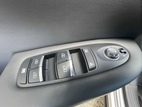 Used 2021 INFINITI QX50 Sensory image 24