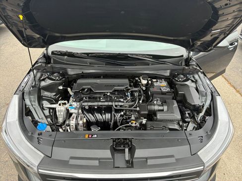 Used 2025 Kia K4 LXS image 31