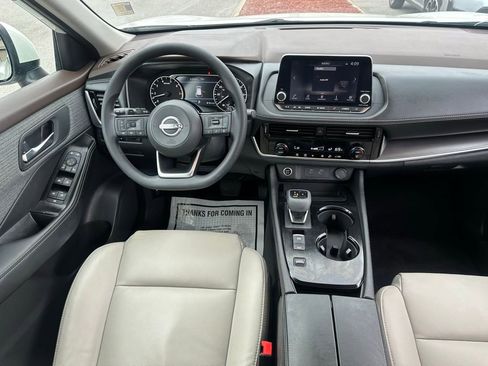 Used 2023 Nissan Rogue SV image 20