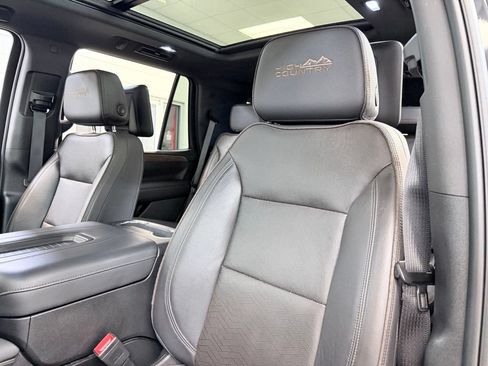Used 2024 Chevrolet Tahoe High Country w/ Advanced Technology Package AWD/4WD image 17