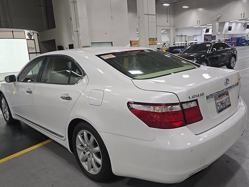 Used 2007 Lexus LS 460 L RWD image 7