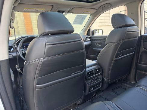 Used 2023 Honda Pilot Elite image 37