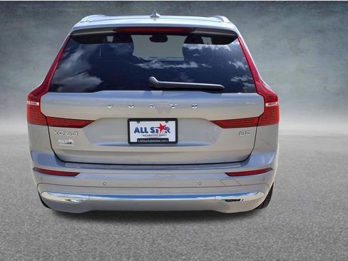 Certified 2023 Volvo XC60 B5 Ultimate w/ Climate Package FWD image 7