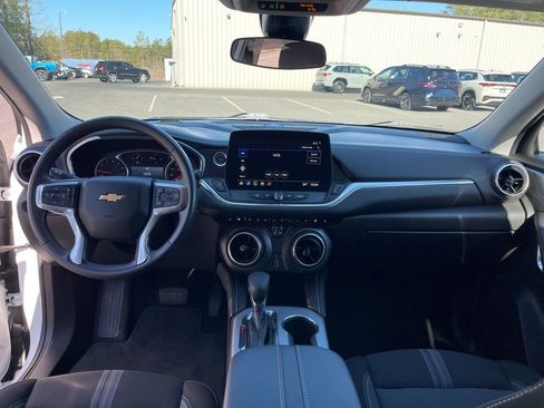 Used 2025 Chevrolet Blazer LT AWD/4WD image 8