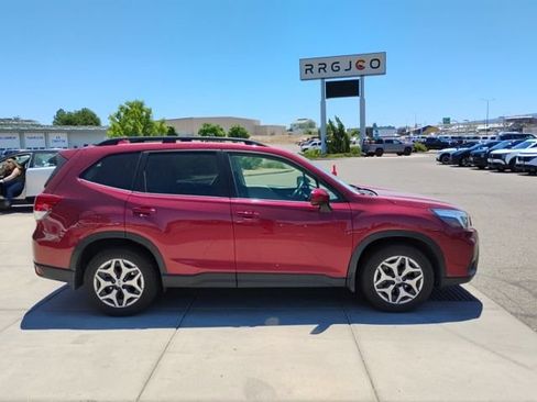 Used 2021 Subaru Forester Premium w/ Popular Package #1 AWD/4WD image 4