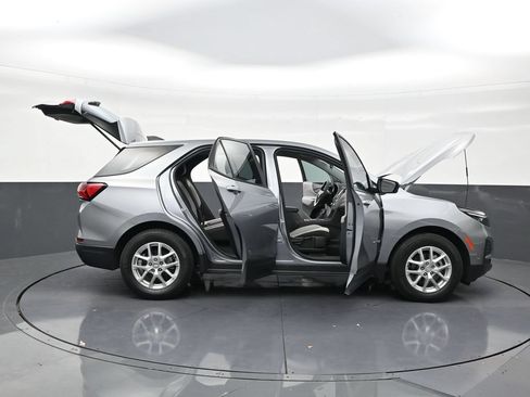 Used 2024 Chevrolet Equinox LS w/ LS Convenience Package FWD image 28