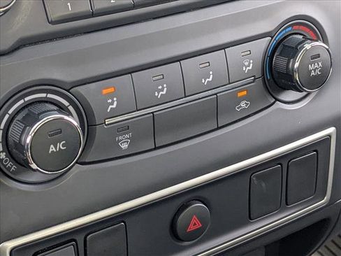 Used 2017 Nissan Titan S image 14