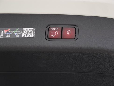 Used 2026 Mercedes-Benz GLC 300 4MATIC image 30