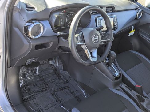 New 2025 Nissan Versa SV w/ Trunk Package image 2